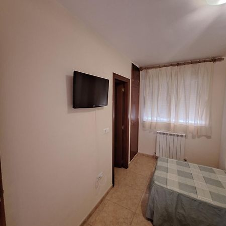 Hostal Pension - La Rotonda Hotel Tardienta Екстериор снимка