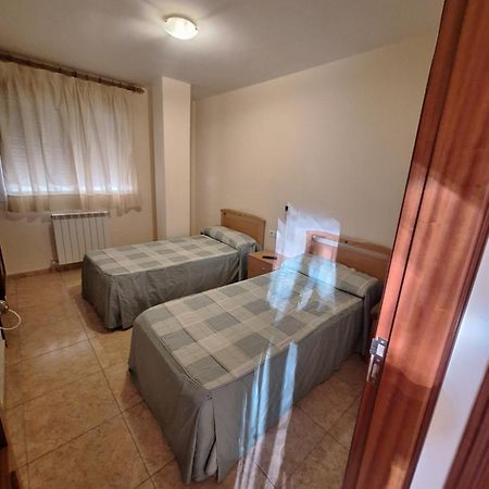 Hostal Pension - La Rotonda Hotel Tardienta Екстериор снимка