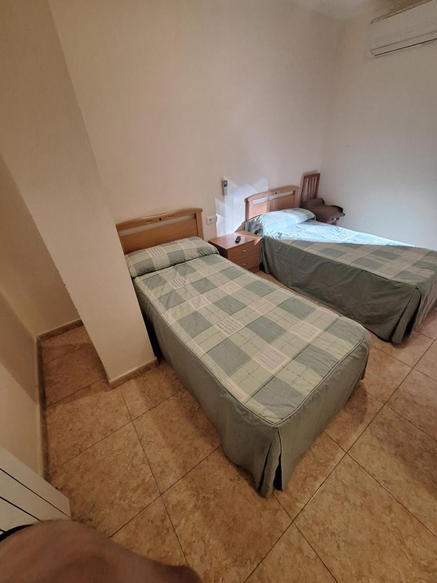 Hostal Pension - La Rotonda Hotel Tardienta Екстериор снимка